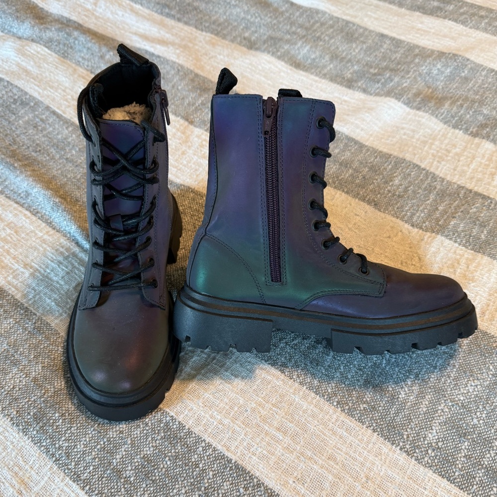 Zara SZ 35 (3.5) Iridescent multicolored Ankle Boots Lace Up Details Zip Up